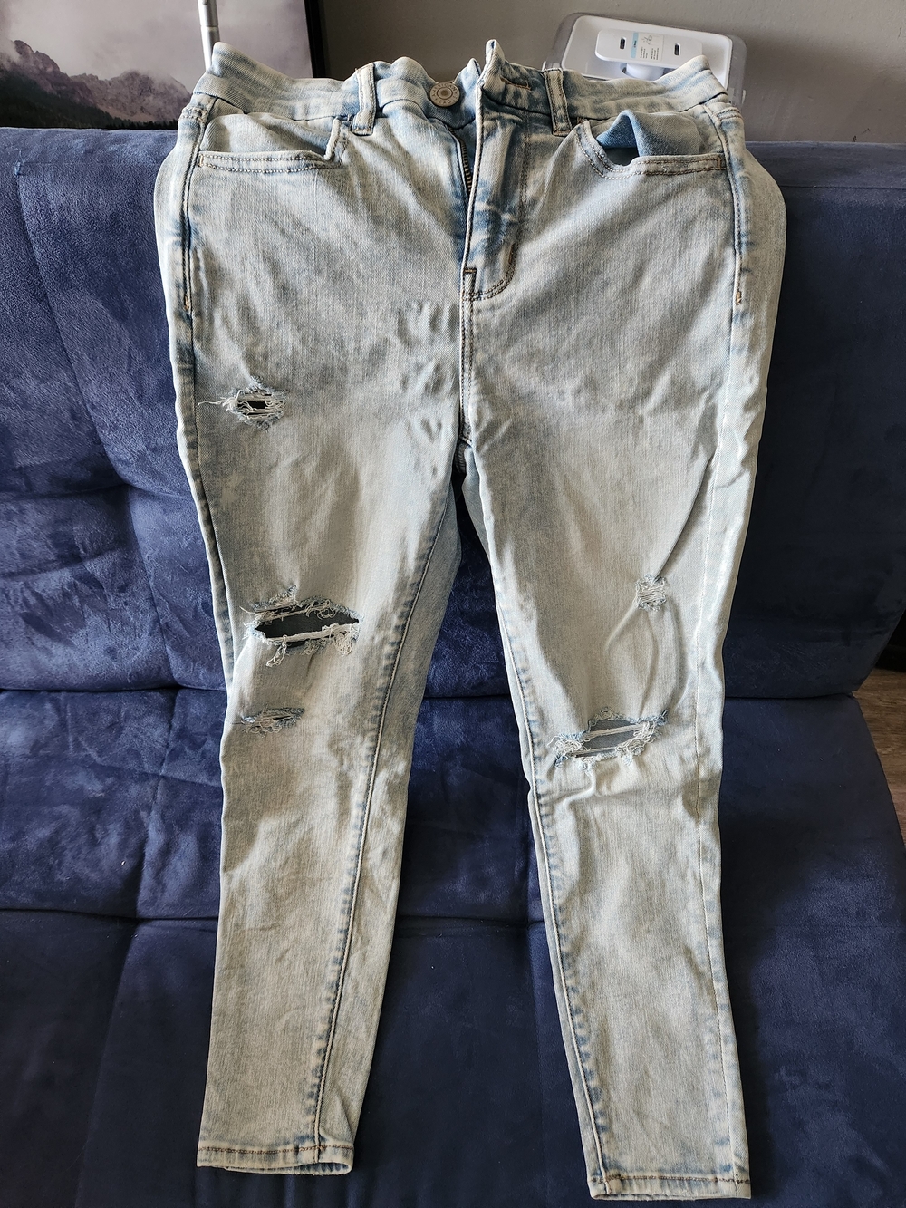 American Eagle Outfitters Light Blue Skinny Jeans